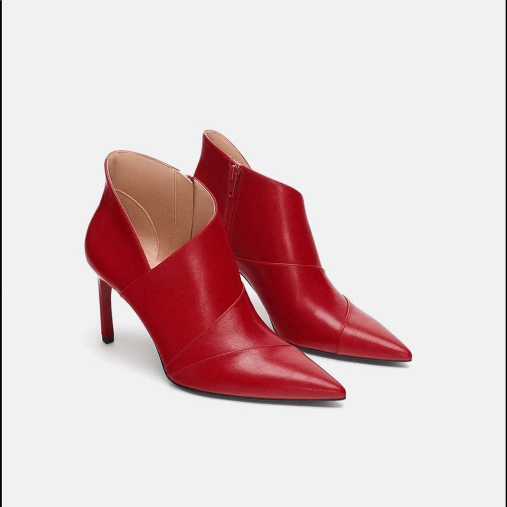 Zara-NWT-red ankle boots with heel.